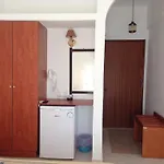 Отель Meltemi 2*