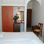 Отель Meltemi
