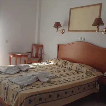 Meltemi Adamantas (Milos)