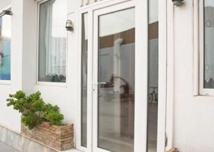 ホテル Meltemi 2*